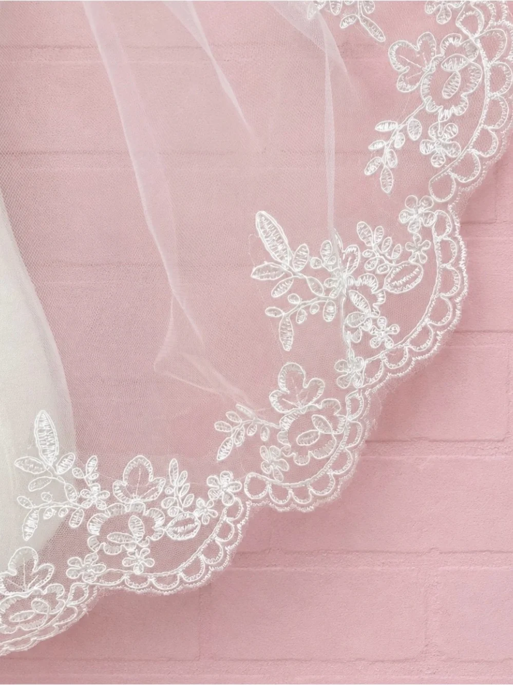 Elegant Ivory Single Tier Wedding Veil